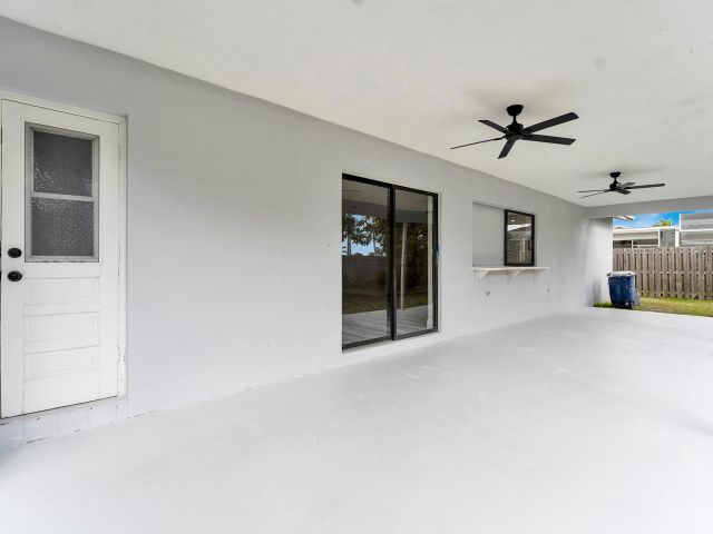 Home for sale at 5124 SW 87th Ave - photo 5512275