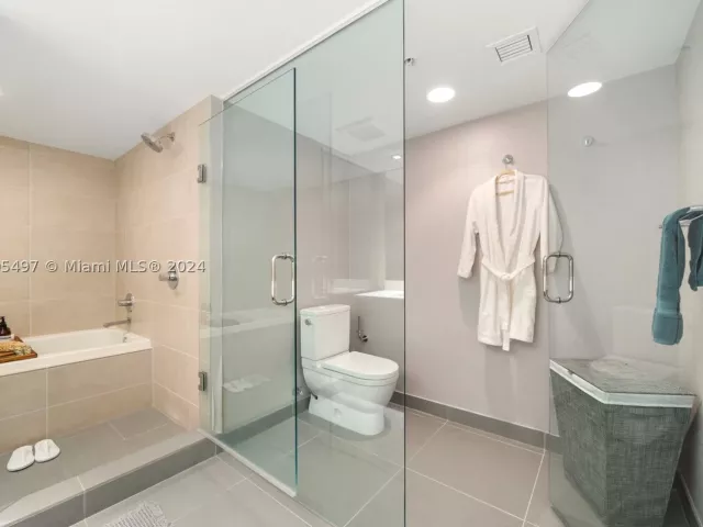 2-bedroom condo for rent in Miami Beach - 6620 Indian Creek Dr 308 - MondialRealty