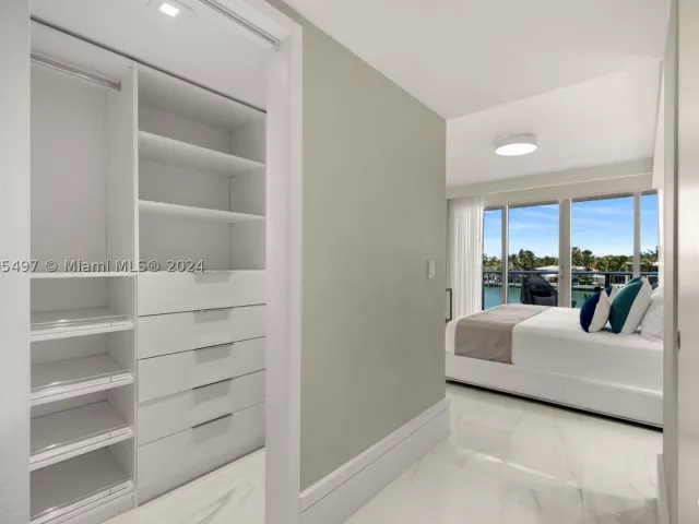 2-bedroom condo for rent in Miami Beach - 6620 Indian Creek Dr 308 - MondialRealty