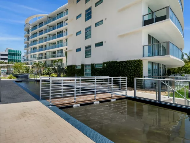 2-bedroom condo for rent in Miami Beach - 6620 Indian Creek Dr 308 - MondialRealty