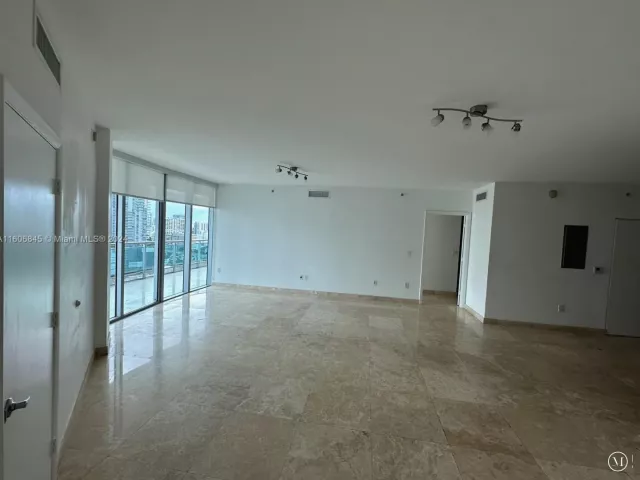 3-bedroom condo for sale in Miami - 350 S Miami Ave 2302 - MondialRealty