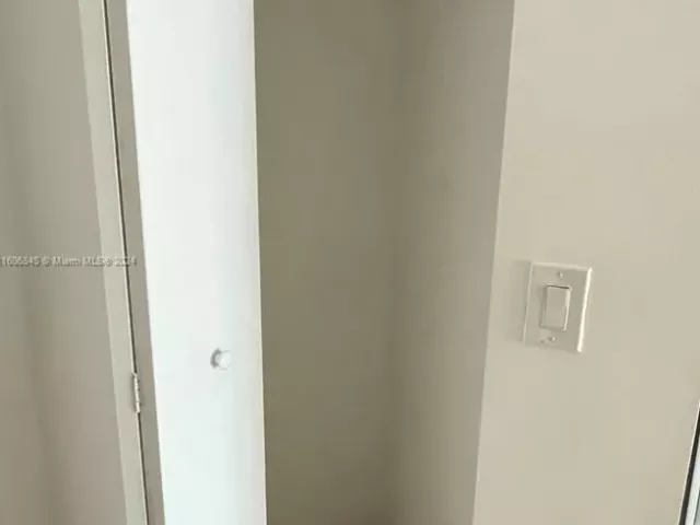 3-bedroom condo for sale in Miami - 350 S Miami Ave 2302 - MondialRealty