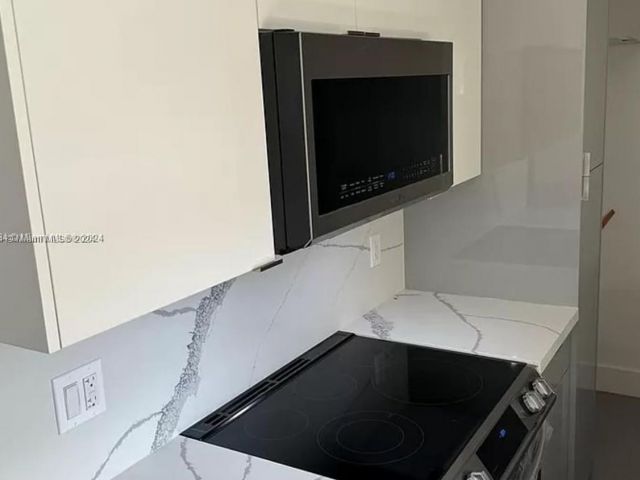 Home for rent at 110 NW 120 Ter 0 - photo 5536782