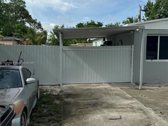 Home for rent at 110 NW 120 Ter 0 - photo 5536789