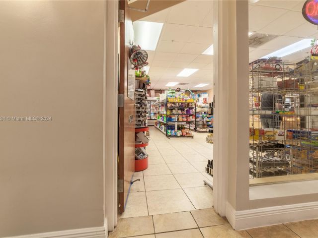 Apartment for rent  Unit #303 - photo 5634028