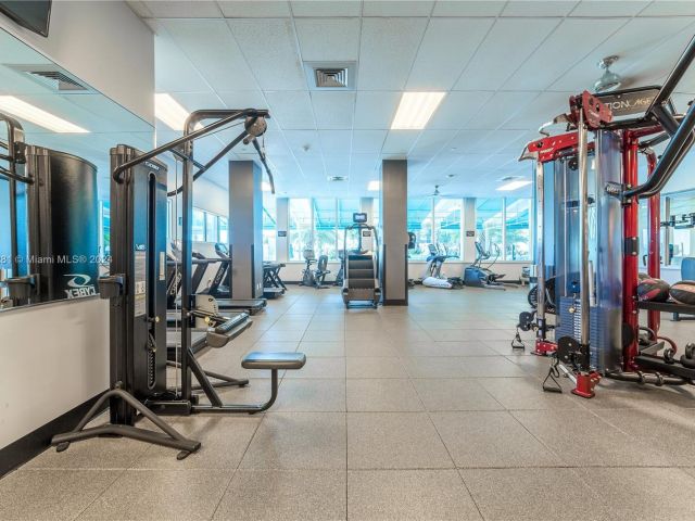 Apartment for rent  Unit #303 - photo 5634030