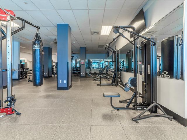 Apartment for rent  Unit #303 - photo 5634032