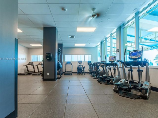 Apartment for rent  Unit #303 - photo 5634034