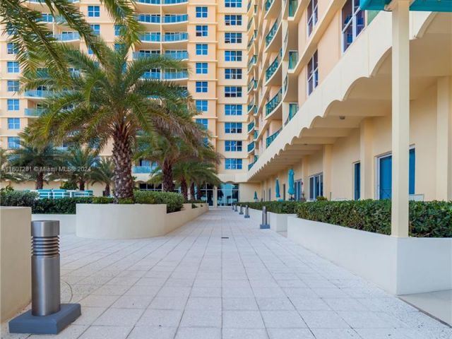 Apartment for rent  Unit #303 - photo 5634035