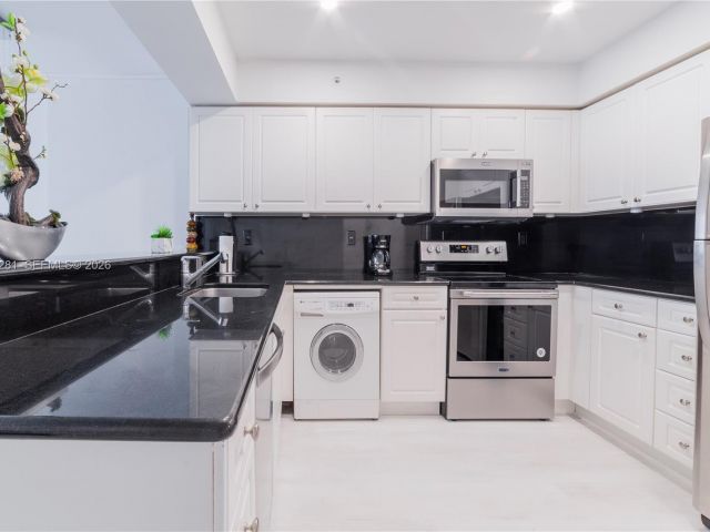 condo for rent in Hollywood - 2501 S Ocean Dr (avlb 6/21/26) 303 - MondialRealty