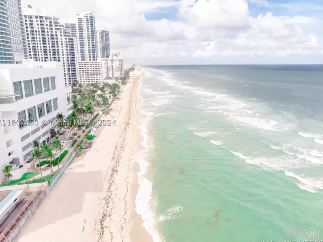 2-bedroom condo for rent in Hollywood - 3725 S OCEAN DR 1506 - MondialRealty
