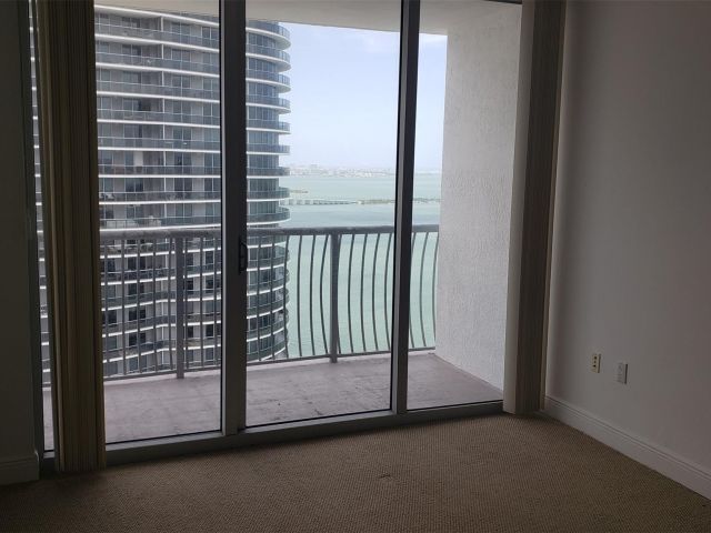 Apartment for sale  Unit #5205 - photo 5719652