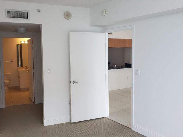 Apartment for sale  Unit #5205 - photo 5719653