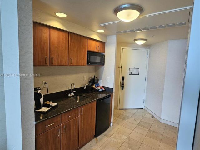 condo for sale in Sunny Isles Beach - 18001 Collins Ave 2112 - MondialRealty