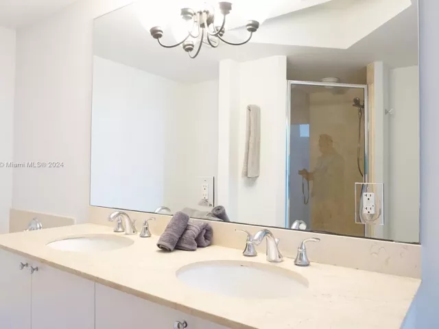 Apartment for rent  Unit #606 - photo 5777605