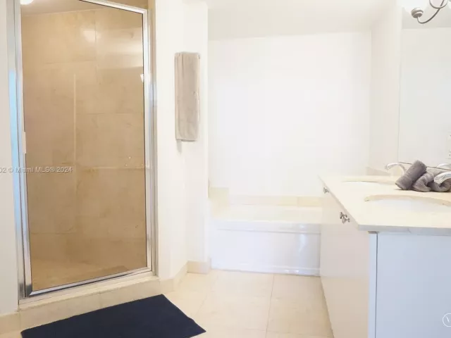 Apartment for rent  Unit #606 - photo 5777607