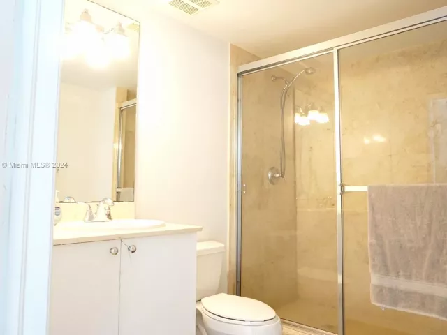 Apartment for rent  Unit #606 - photo 5777602