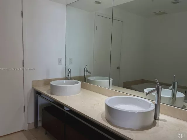 Apartment for rent  Unit #2603 - photo 5741298