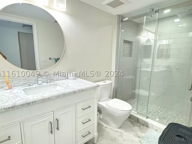 2-bedroom condo for rent in Sunny Isles Beach - 16699 Collins Ave 1201 - MondialRealty