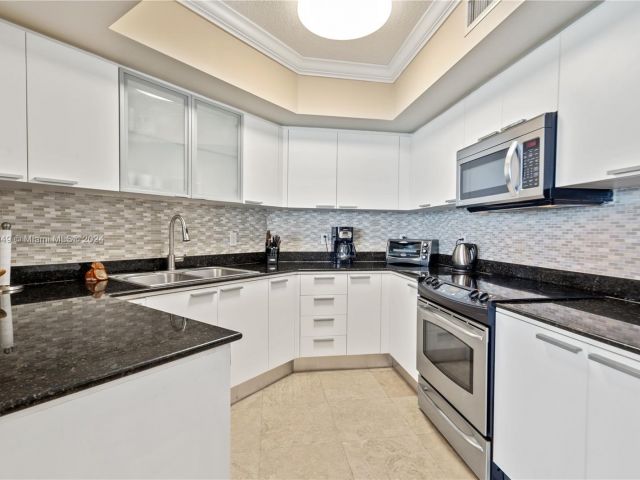 Apartment for rent  Unit #1201 - photo 5922264