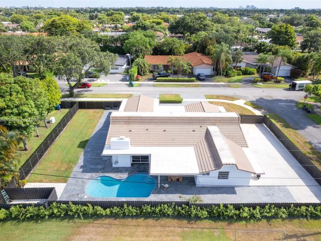 Home for sale at 2120 NE 204th St - photo 5949766