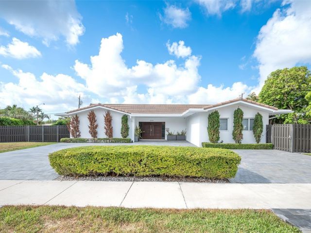 Home for sale at 2120 NE 204th St - photo 5949770