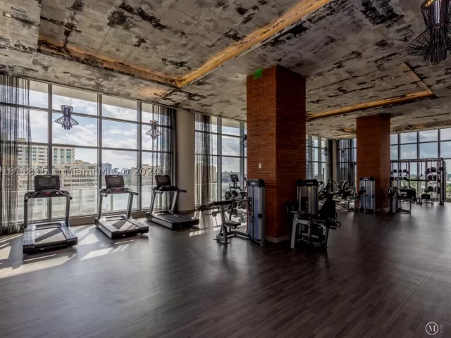 2-bedroom condo for sale in Hollywood -  - MondialRealty