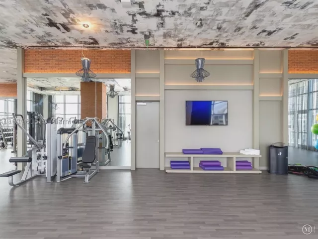 2-bedroom condo for sale in Hollywood -  - MondialRealty