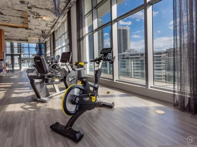 2-bedroom condo for sale in Hollywood -  - MondialRealty