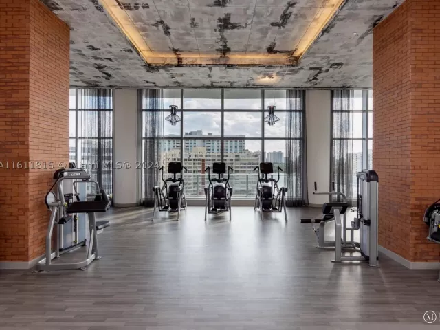 2-bedroom condo for sale in Hollywood -  - MondialRealty