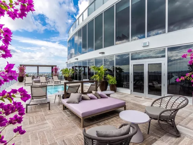 2-bedroom condo for sale in Hollywood -  - MondialRealty