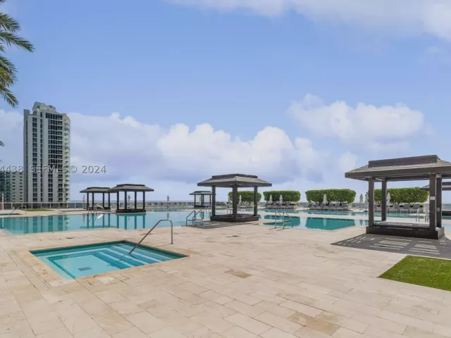1-bedroom condo for sale in Hallandale Beach - 1830 S OCEAN DR 4409 - MondialRealty