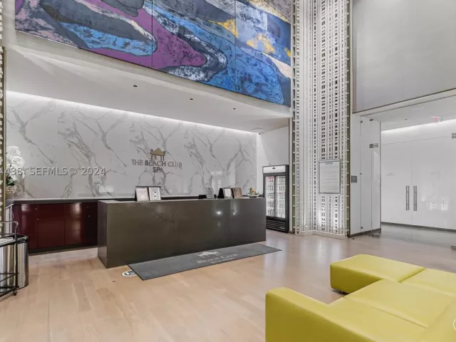 1-bedroom condo for sale in Hallandale Beach - 1830 S OCEAN DR 4409 - MondialRealty