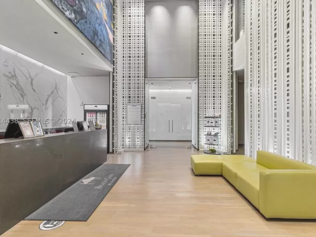 1-bedroom condo for sale in Hallandale Beach - 1830 S OCEAN DR 4409 - MondialRealty
