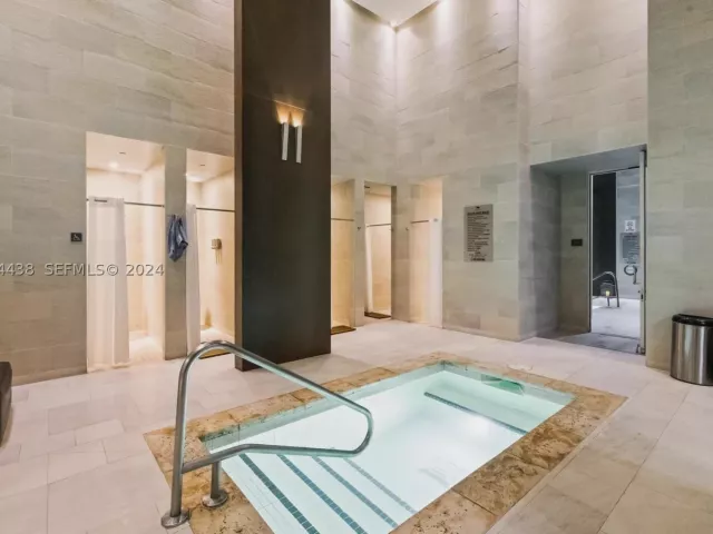 1-bedroom condo for sale in Hallandale Beach - 1830 S OCEAN DR 4409 - MondialRealty