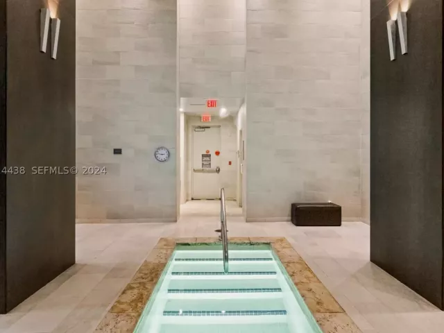 1-bedroom condo for sale in Hallandale Beach - 1830 S OCEAN DR 4409 - MondialRealty