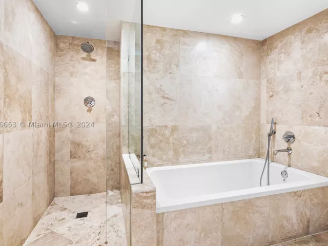 2-bedroom condo for rent in Miami Beach -  - MondialRealty
