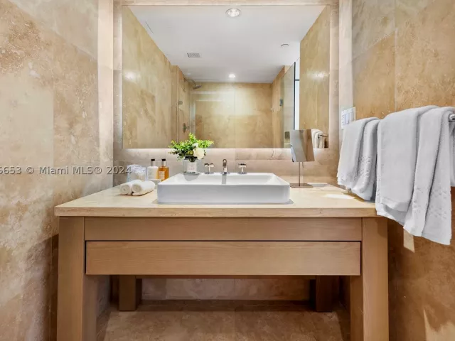 2-bedroom condo for rent in Miami Beach -  - MondialRealty