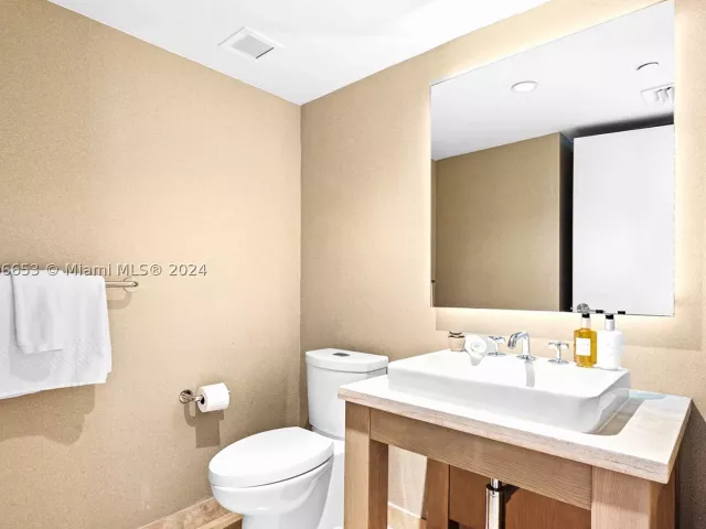 2-bedroom condo for rent in Miami Beach -  - MondialRealty