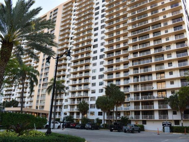 Apartment for sale  Unit #1611 - photo 5696201