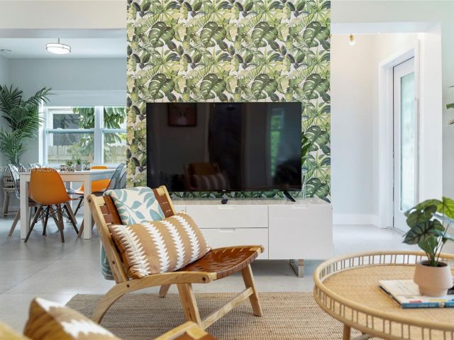 Home for rent at 968 NE 80th St - photo 5930389