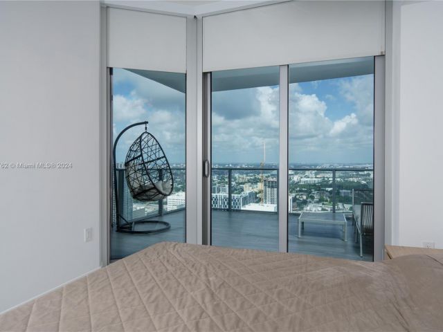 Apartment for sale  Unit #4406 - photo 5639565