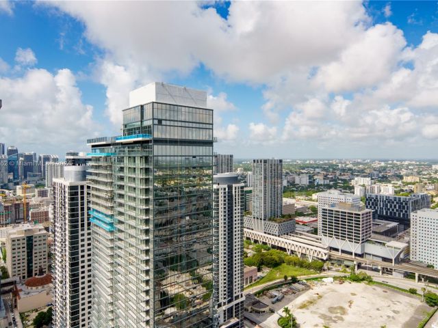 Apartment for sale  Unit #4406 - photo 5639573