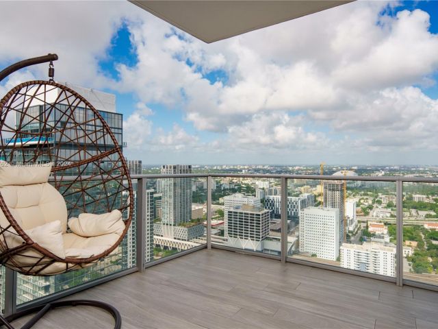 Apartment for sale  Unit #4406 - photo 5639576