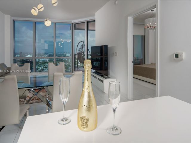 Apartment for sale  Unit #4406 - photo 5639577