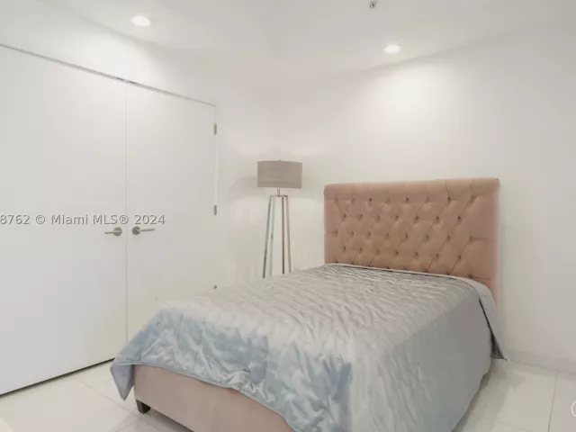 2-bedroom condo for sale in Miami - 851 NE 1st Ave 4406 - MondialRealty