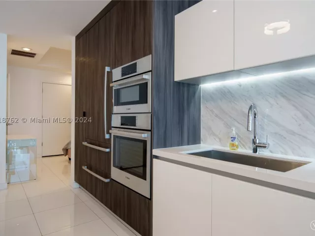 2-bedroom condo for sale in Miami - 851 NE 1st Ave 4406 - MondialRealty