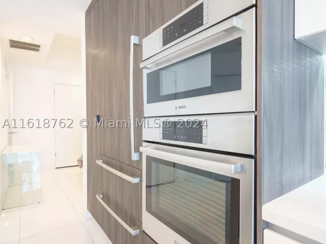 2-bedroom condo for sale in Miami - 851 NE 1st Ave 4406 - MondialRealty