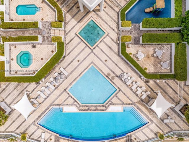 Apartment for sale  Unit #1-609 - photo 7502534