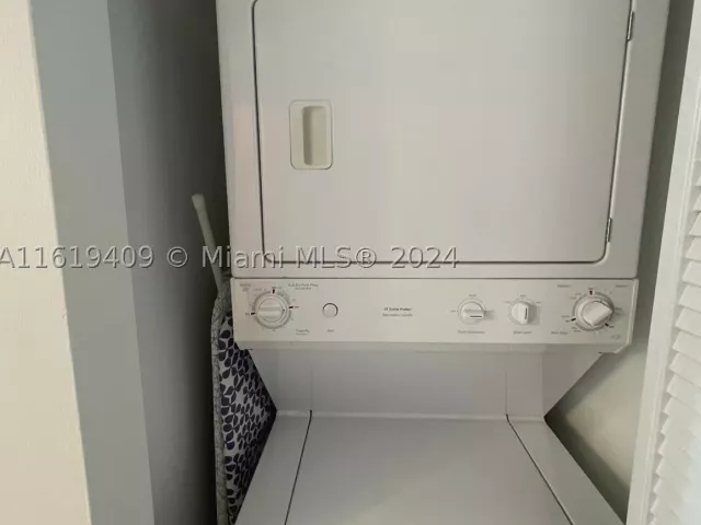 1-bedroom condo for rent in Miami Beach - 6365 Collins Ave 2610 - MondialRealty